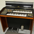 Yamaha MR-700T organ - Organ Pianos