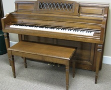 Everett Console Piano