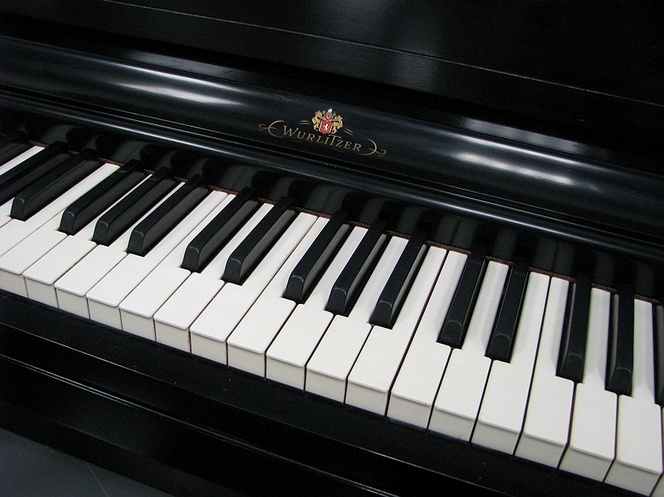 wurlitzer spinet piano 329038
