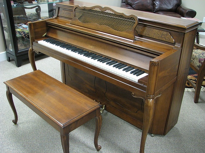 1980 Everett Console Piano - Upright - Console Pianos