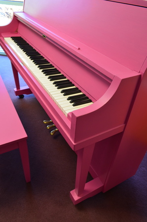 1975 Pink Yamaha Studio Piano - Upright - Studio Pianos