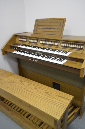 Church organ...great for practicing! - Organ Pianos