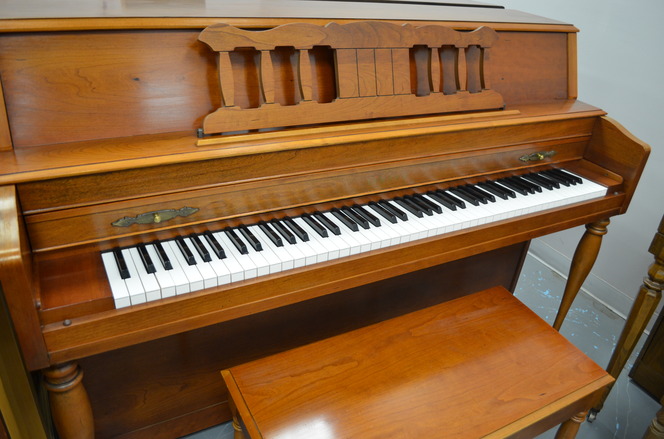 1987 Yamaha M306 Console Piano - Upright - Console Pianos