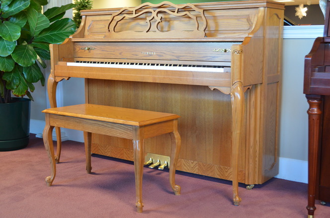1996 Yamaha M500 Country Manor - Upright - Console Pianos