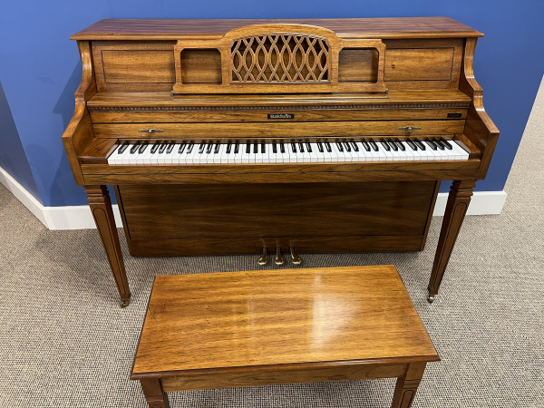 1989 Baldwin Classic console piano. Made in the USA! - Upright - Console Pianos
